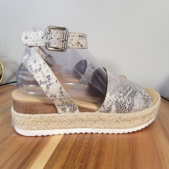 Soda Snake Print Espadrilles Sandals Wedges Size 7 - Picture 4 of 14